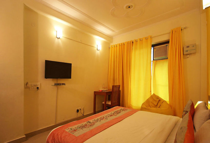 Hotel Oyo Rooms Moulsari Avenue Ii 4
