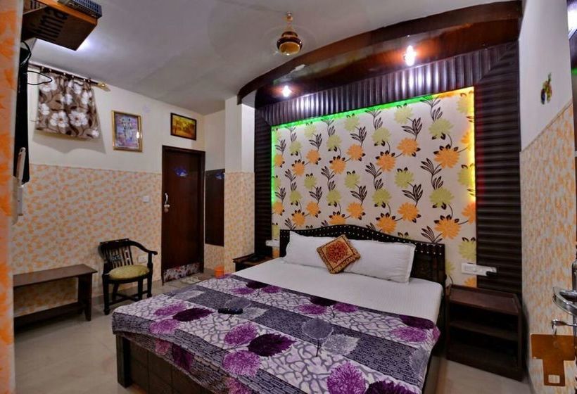 Hotel Dharam Villa