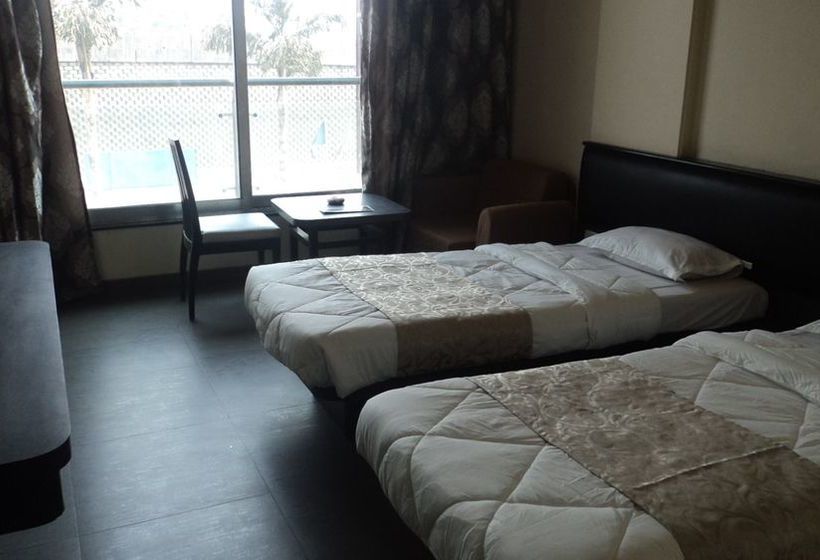 Hotel The Royal Hills 13