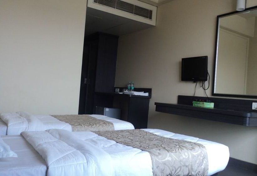 Hotel The Royal Hills 14