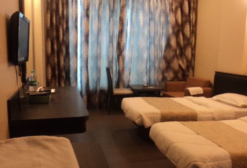 Hotel The Royal Hills 16