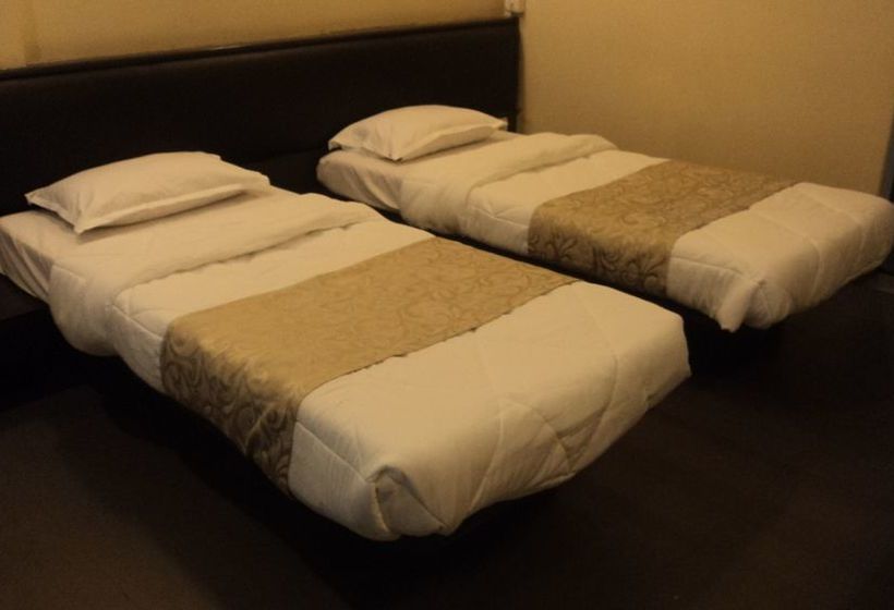 Hotel The Royal Hills 18