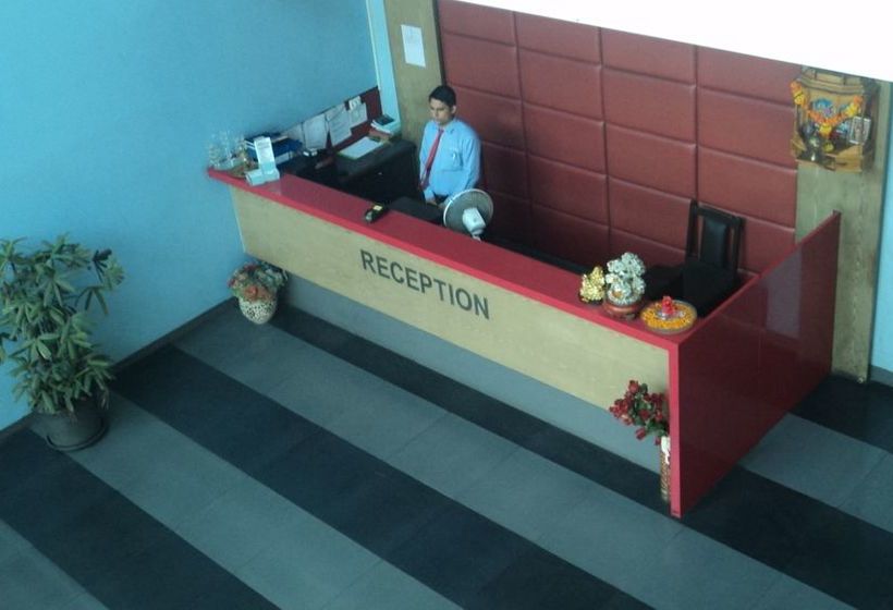 Hotel The Royal Hills 3