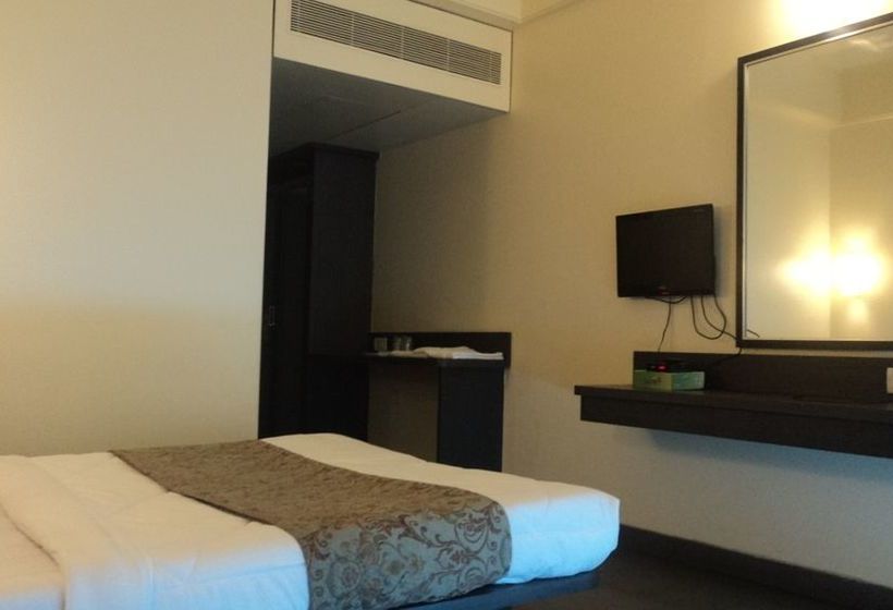 Hotel The Royal Hills 5