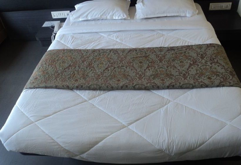 Hotel The Royal Hills 6