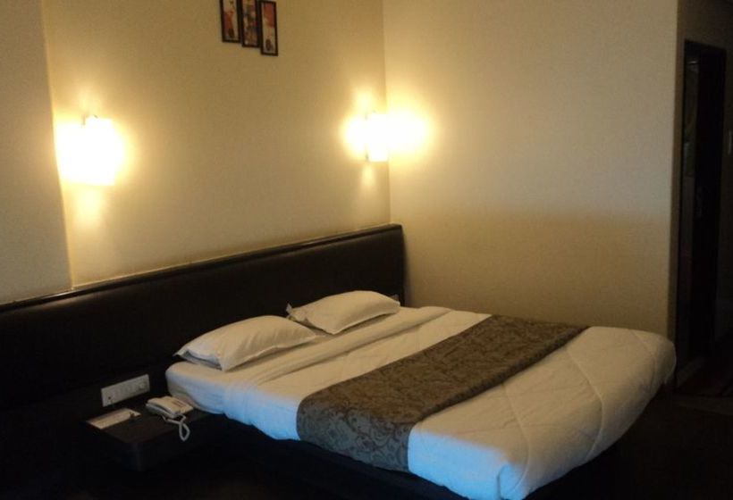 Hotel The Royal Hills 9