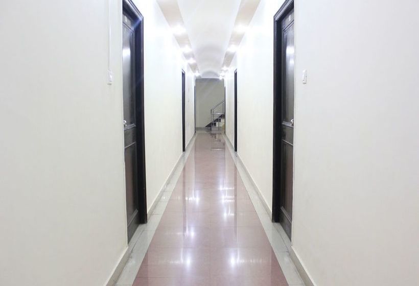 Oyo 1811 Hotel Leisure Palace 11