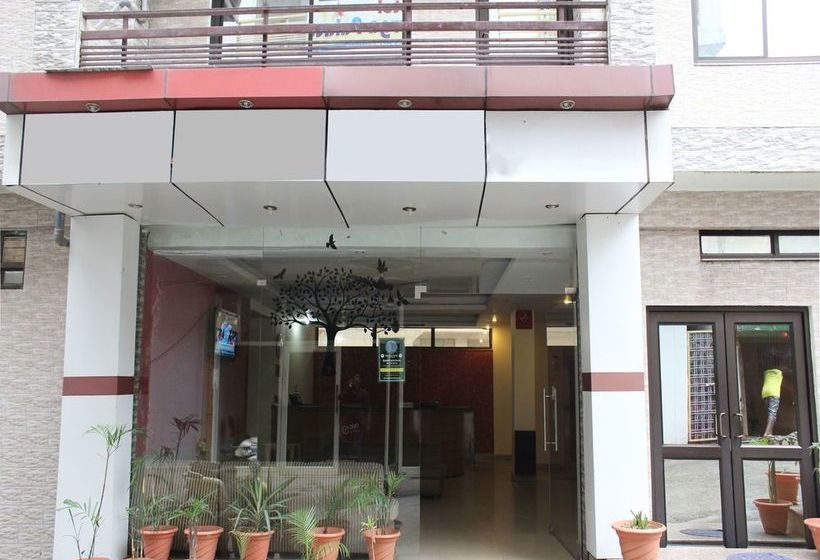 Oyo 1811 Hotel Leisure Palace 12