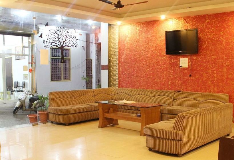 Oyo 1811 Hotel Leisure Palace 2