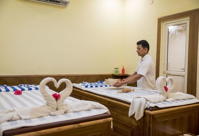 Resort Corbett The Grand 18