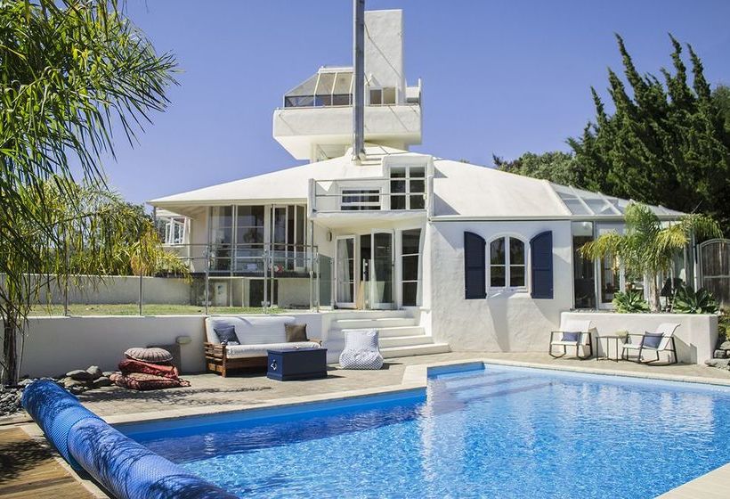 National Award Winner With Stunning View 15