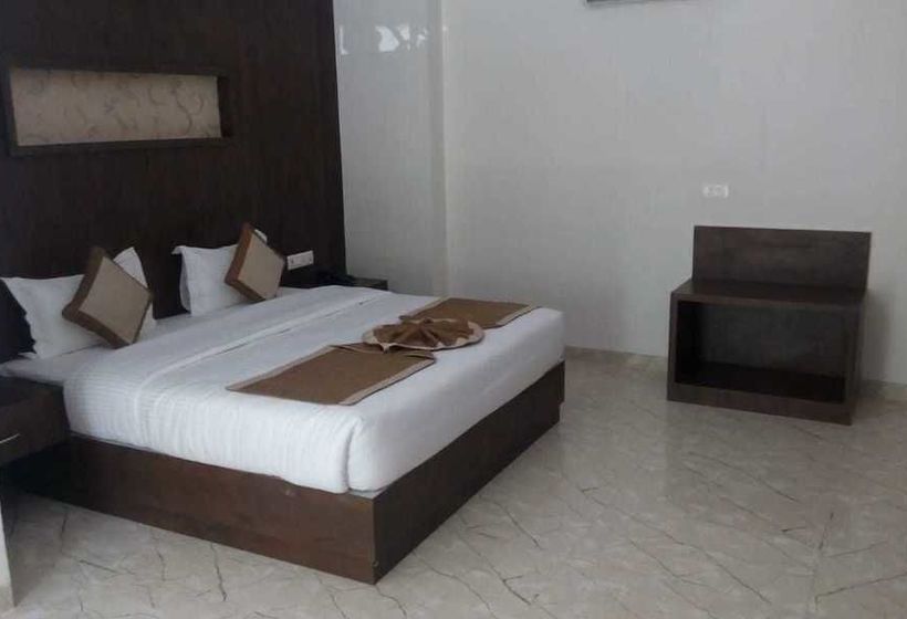 La Savanna Hotel & Resort 11