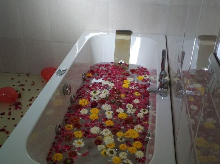 K V Hotel & Restaurant 10