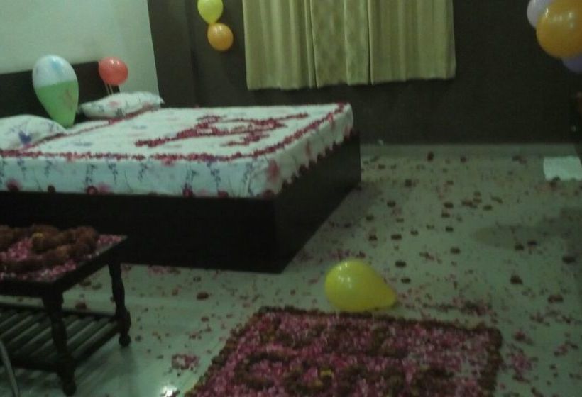 K V Hotel & Restaurant 5