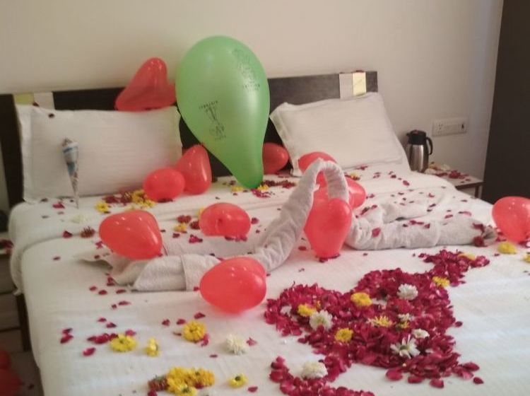 K V Hotel & Restaurant 6