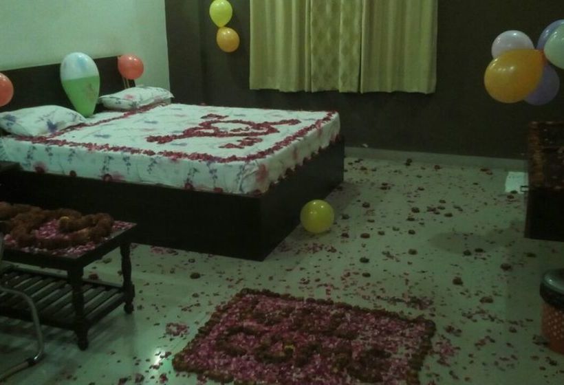 K V Hotel & Restaurant 7