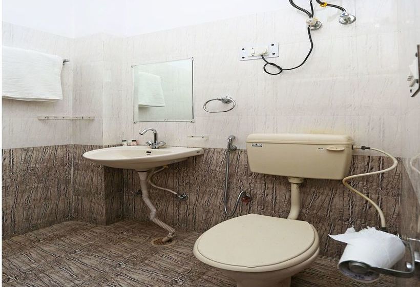 Oyo 12784 Hotel Roomers 15