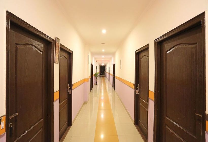 Oyo 12784 Hotel Roomers 19