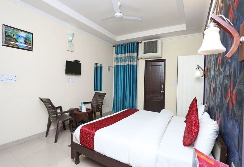 Oyo 12784 Hotel Roomers 9