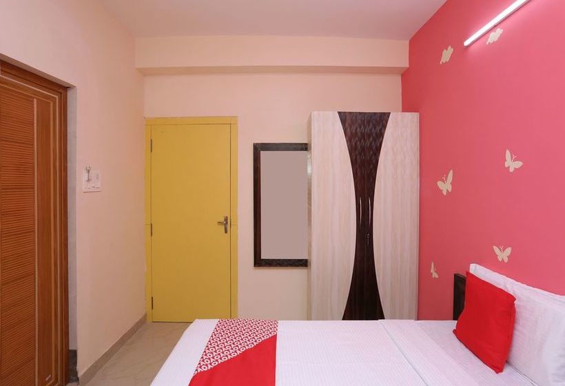 Hotel Oyo 11946 Greenland Inn 11