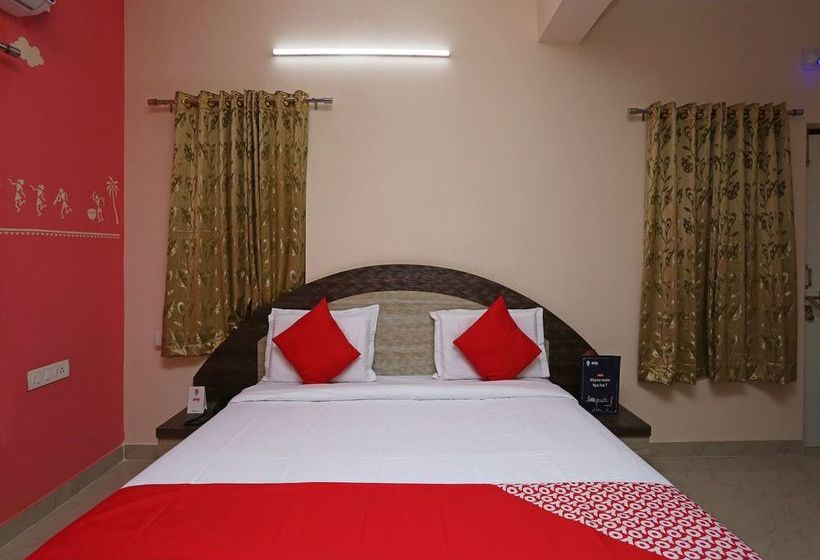 Hotel Oyo 11946 Greenland Inn 13