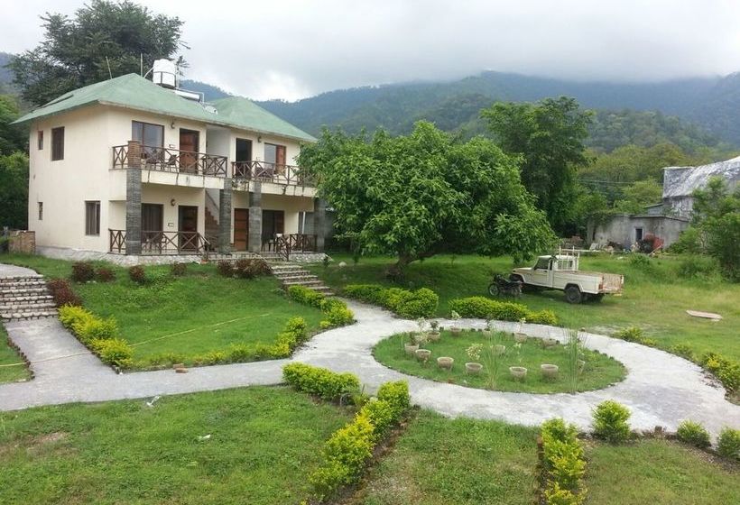 Hotel The Corbett Greens 11