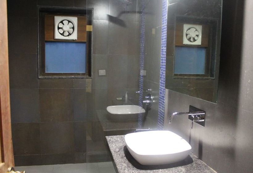 Hotel The Corbett Greens 8