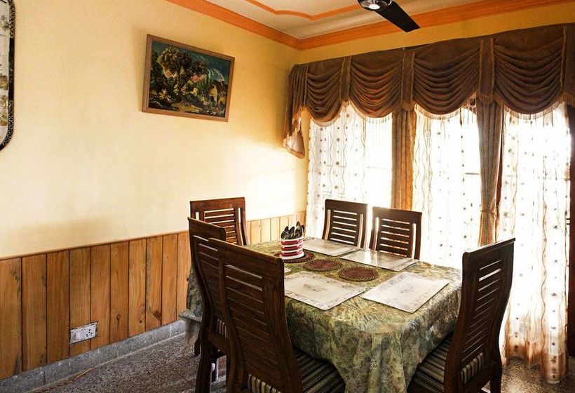 Pension Oyo 4079 Nandini Homestay 15