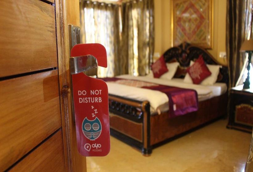 Pension Oyo 4079 Nandini Homestay 7