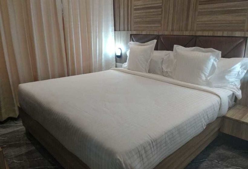 Hotel Clarks Inn Ambala 3