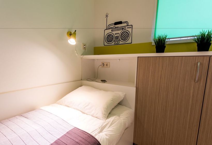 Hostel Podushkinn 12