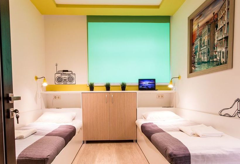 Hostel Podushkinn 9