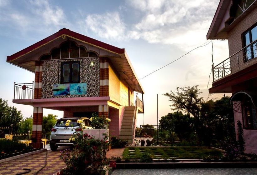 Pensión Oyo 13879 Home Hill View 1bhk Dharamsala Himachal Pradesh