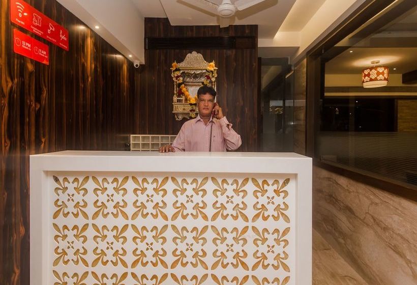 Oyo 16718 Hotel Aditya Residency 3