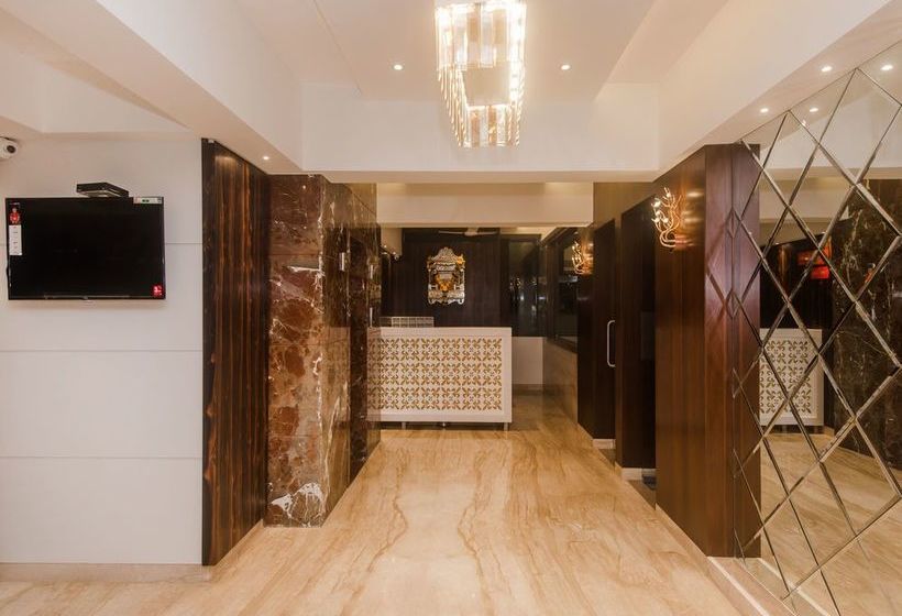 Oyo 16718 Hotel Aditya Residency 4