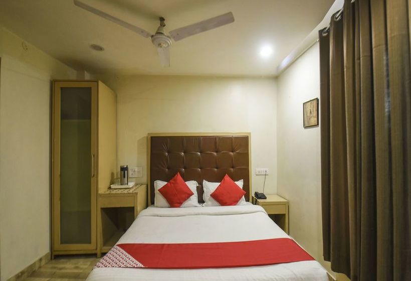 Oyo 16706 Hotel Lhasa 9