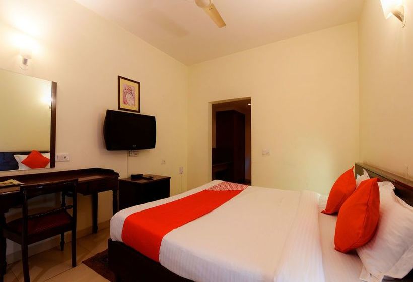 Hotel Oyo 17097 Kenwood Resort 10