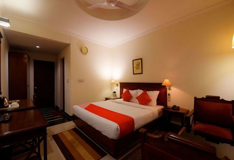 Hotel Oyo 17097 Kenwood Resort 11