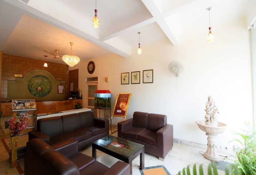 Hotel Oyo 17097 Kenwood Resort 4