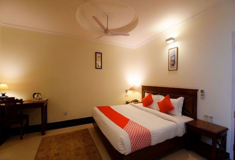 Hotel Oyo 17097 Kenwood Resort 7