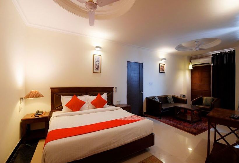 Hotel Oyo 17097 Kenwood Resort 8