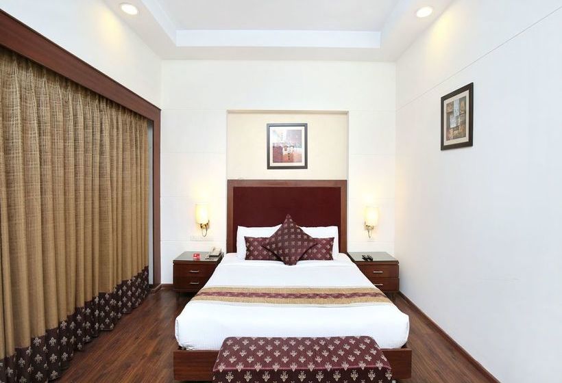 Hotel Oyo 14718 Woods Resorts Kasauli Himachal Pradesh