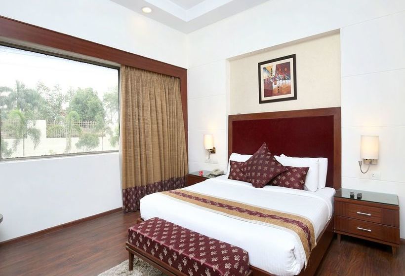 Hotel Oyo 14718 Woods Resorts 4