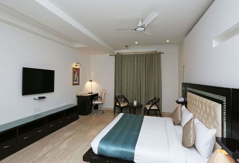 Hotel Oyo 13564 Near Prem Mandir 14