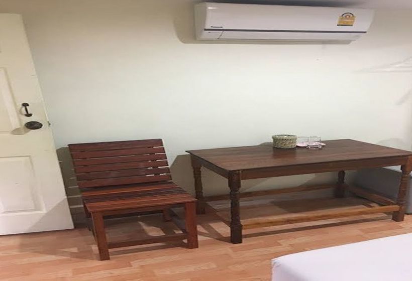 Hotel Mookies Bungalow 8