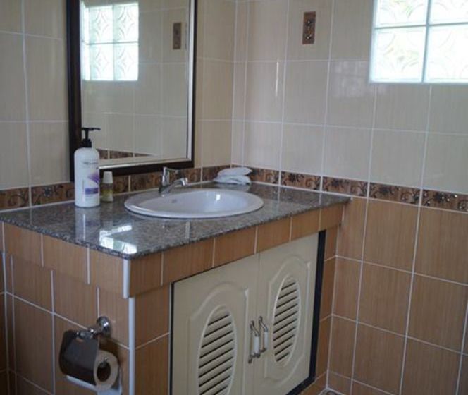 Pension Three Moons Homestay 18