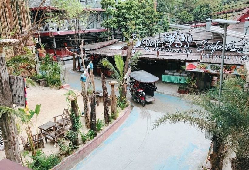 Bloom Cafe & Hostel 19