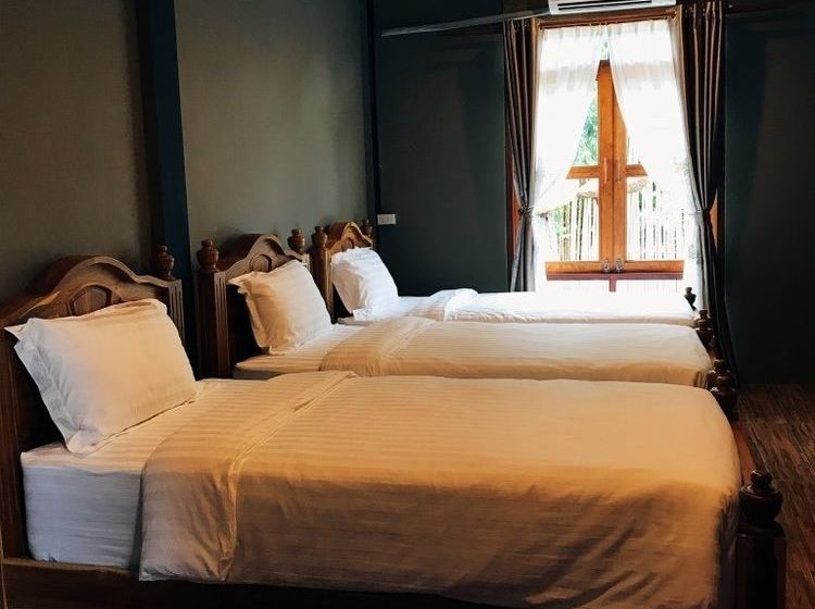 Bloom Cafe & Hostel 4