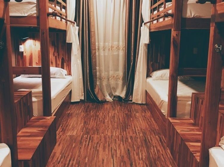 Bloom Cafe & Hostel 6