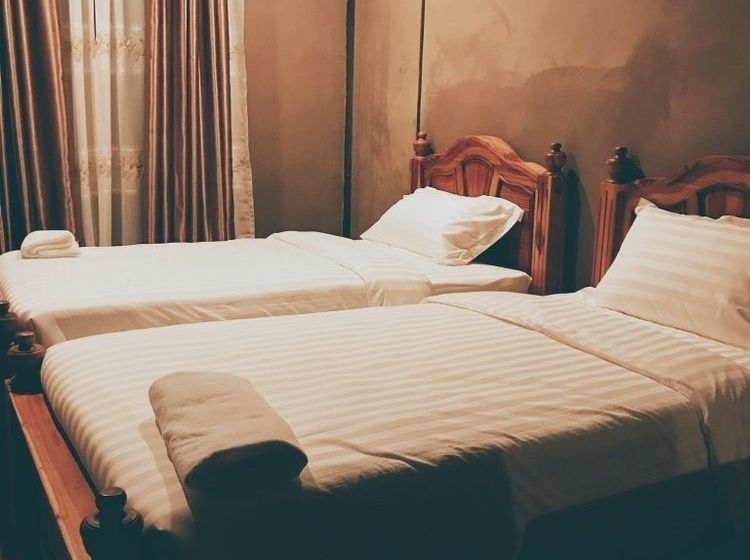 Bloom Cafe & Hostel 7